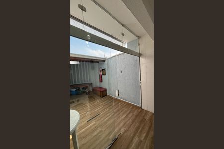 Casa à venda com 105m², 2 quartos e 2 vagasÁrea de Serviço