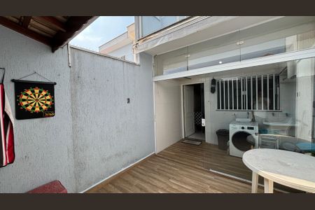 Casa à venda com 105m², 2 quartos e 2 vagasQuintal