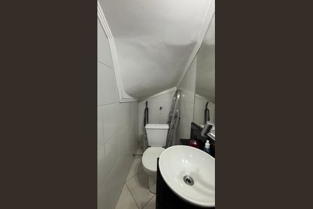 Casa à venda com 105m², 2 quartos e 2 vagasLavabo
