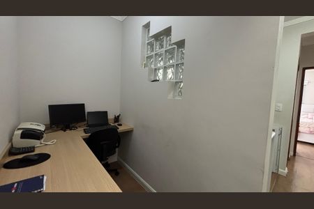 Casa à venda com 105m², 2 quartos e 2 vagasEscritório