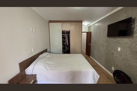 Casa à venda com 105m², 2 quartos e 2 vagasSuite