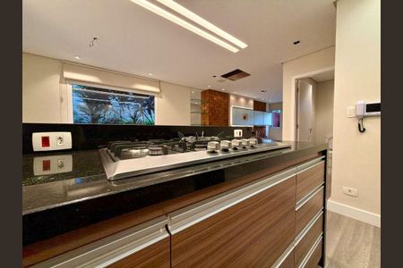 Casa à venda com 3 quartos, 236m² em Vila Mariana, São Paulo