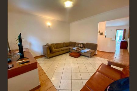 Casa à venda com 6 quartos, 294m² em Cambuci, São Paulo