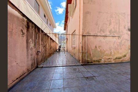 Casa à venda com 284m², 5 quartos e 5 vagas