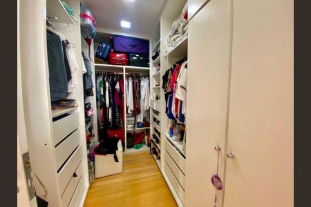 Apartamento à venda com 240m², 5 quartos e 3 vagas