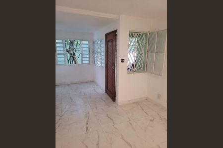 Sala de casa à venda com 4 quartos, 146m² em Conjunto Residencial Santa Terezinha, São Paulo