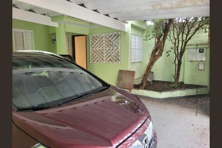 Casa à venda com 146m², 4 quartos e 2 vagas Casa à venda com 146m², 4 quartos e 2 vagasÁrea externa