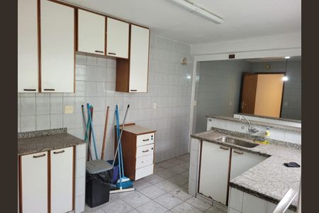 Casa à venda com 146m², 4 quartos e 2 vagas Casa à venda com 146m², 4 quartos e 2 vagasCozinha