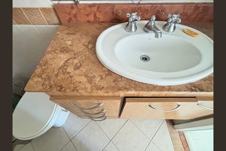 Apartamento para alugar com 118m², 4 quartos e 1 vaga Apartamento para alugar com 118m², 4 quartos e 1 vagaBanheiro 2
