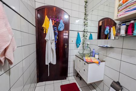 Casa à venda com 350m², 3 quartos e 2 vagasBanheiro