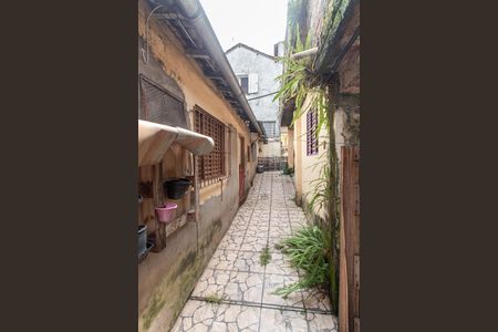 Casa à venda com 212m², 3 quartos e 2 vagas Casa à venda com 212m², 3 quartos e 2 vagasFundos