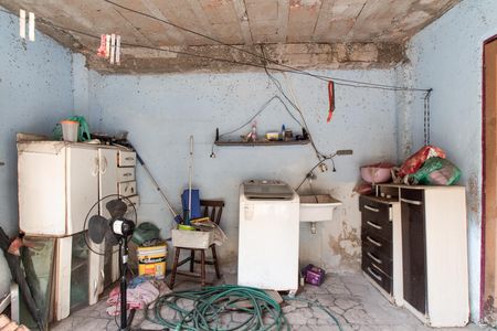 Casa à venda com 212m², 3 quartos e 2 vagas Casa à venda com 212m², 3 quartos e 2 vagasFundos