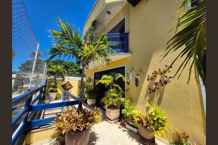 Casa à venda com 195m², 4 quartos e 3 vagas