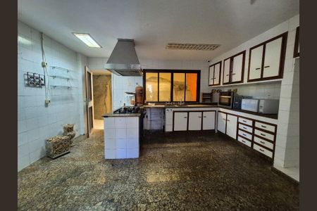 Casa à venda com 195m², 4 quartos e 3 vagas