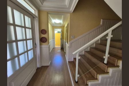 Casa à venda com 195m², 4 quartos e 3 vagas