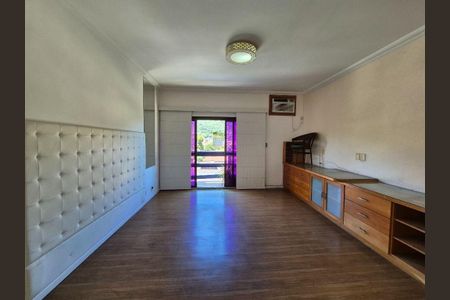 Casa à venda com 195m², 4 quartos e 3 vagas