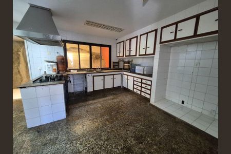 Casa à venda com 195m², 4 quartos e 3 vagas