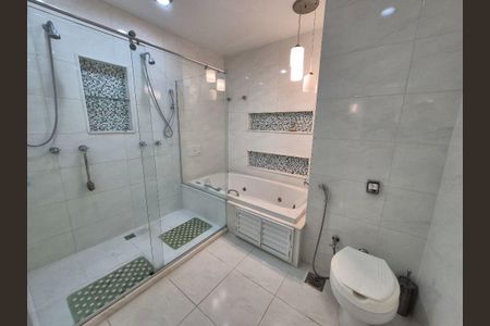 Casa à venda com 195m², 4 quartos e 3 vagas