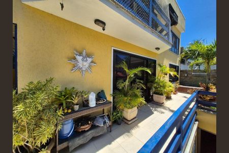 Casa à venda com 195m², 4 quartos e 3 vagas