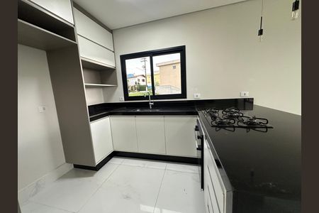 Casa de condomínio à venda com 250m², 3 quartos e 4 vagas Casa de condomínio à venda com 250m², 3 quartos e 4 vagasCozinha