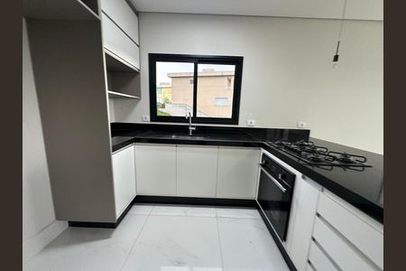Casa de condomínio à venda com 250m², 3 quartos e 4 vagas Casa de condomínio à venda com 250m², 3 quartos e 4 vagasCozinha