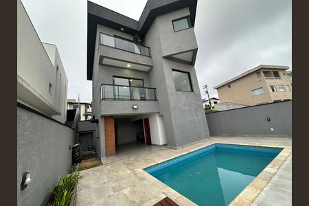 Casa de condomínio à venda com 250m², 3 quartos e 4 vagas Casa de condomínio à venda com 250m², 3 quartos e 4 vagasPiscina