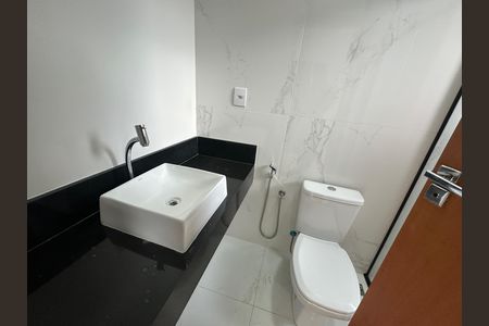 Casa de condomínio à venda com 250m², 3 quartos e 4 vagas Casa de condomínio à venda com 250m², 3 quartos e 4 vagasBanheiro da Suíte 3