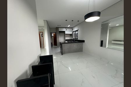 Casa de condomínio à venda com 250m², 3 quartos e 4 vagas Casa de condomínio à venda com 250m², 3 quartos e 4 vagasSala de Jantar