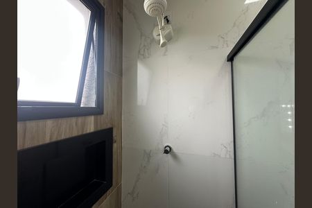Casa de condomínio à venda com 250m², 3 quartos e 4 vagas Casa de condomínio à venda com 250m², 3 quartos e 4 vagasBanheiro da Suíte 2