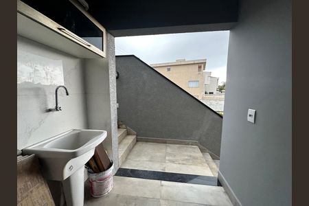 Casa de condomínio à venda com 250m², 3 quartos e 4 vagas Casa de condomínio à venda com 250m², 3 quartos e 4 vagasÁrea de Serviço