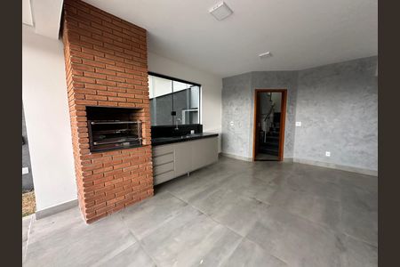 Casa de condomínio à venda com 250m², 3 quartos e 4 vagas Casa de condomínio à venda com 250m², 3 quartos e 4 vagasChurrasqueira