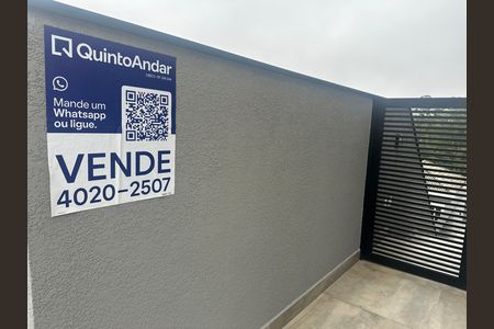 Casa de condomínio à venda com 250m², 3 quartos e 4 vagas Casa de condomínio à venda com 250m², 3 quartos e 4 vagasFachada