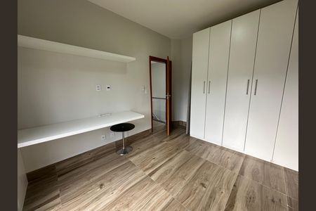 Casa de condomínio à venda com 250m², 3 quartos e 4 vagas Casa de condomínio à venda com 250m², 3 quartos e 4 vagasSuíte 3
