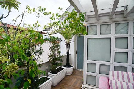 Casa de condomínio para alugar com 380m², 4 quartos e 6 vagas Casa de condomínio para alugar com 380m², 4 quartos e 6 vagasJardim Suíte Principal
