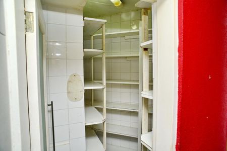 Casa de condomínio para alugar com 380m², 4 quartos e 6 vagas Casa de condomínio para alugar com 380m², 4 quartos e 6 vagasDespensa