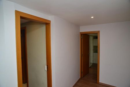 Casa de condomínio para alugar com 380m², 4 quartos e 6 vagas Casa de condomínio para alugar com 380m², 4 quartos e 6 vagasHall dos Quartos