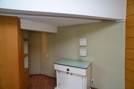 Casa de condomínio para alugar com 380m², 4 quartos e 6 vagas Casa de condomínio para alugar com 380m², 4 quartos e 6 vagasEscritório