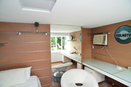 Casa de condomínio para alugar com 380m², 4 quartos e 6 vagas Casa de condomínio para alugar com 380m², 4 quartos e 6 vagasSuíte 2