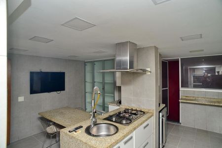 Casa de condomínio para alugar com 380m², 4 quartos e 6 vagas Casa de condomínio para alugar com 380m², 4 quartos e 6 vagasCozinha