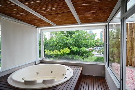 Casa de condomínio para alugar com 380m², 4 quartos e 6 vagas Casa de condomínio para alugar com 380m², 4 quartos e 6 vagasÔfuro