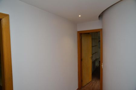 Casa de condomínio para alugar com 380m², 4 quartos e 6 vagas Casa de condomínio para alugar com 380m², 4 quartos e 6 vagasHall dos Quartos