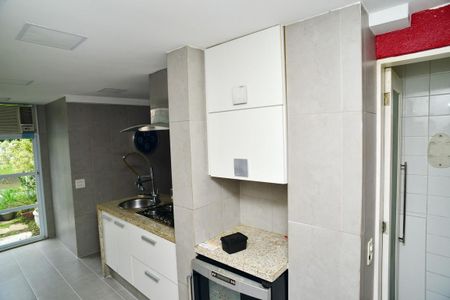 Casa de condomínio para alugar com 380m², 4 quartos e 6 vagas Casa de condomínio para alugar com 380m², 4 quartos e 6 vagasCozinha