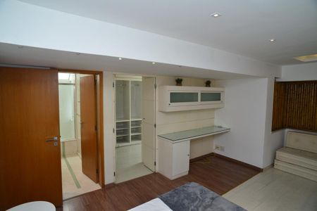 Casa de condomínio para alugar com 380m², 4 quartos e 6 vagas Casa de condomínio para alugar com 380m², 4 quartos e 6 vagasSuíte 1