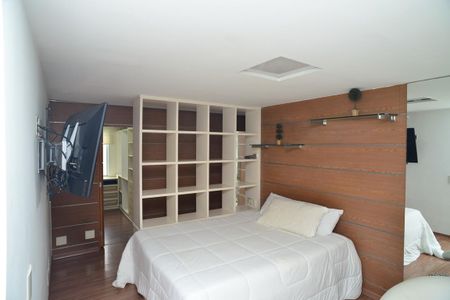 Casa de condomínio para alugar com 380m², 4 quartos e 6 vagas Casa de condomínio para alugar com 380m², 4 quartos e 6 vagasSuíte 2