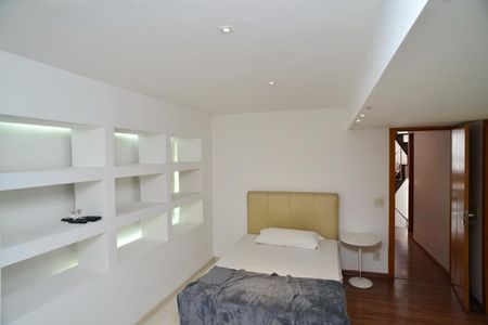 Casa de condomínio para alugar com 380m², 4 quartos e 6 vagas Casa de condomínio para alugar com 380m², 4 quartos e 6 vagasSuíte 1