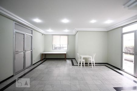 Apartamento para alugar com 56m², 2 quartos e 1 vaga Apartamento para alugar com 56m², 2 quartos e 1 vagaÁrea comum - Salão de festas