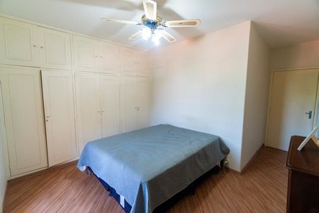 Casa à venda com 450m², 4 quartos e 2 vagas Casa à venda com 450m², 4 quartos e 2 vagasSuite 2