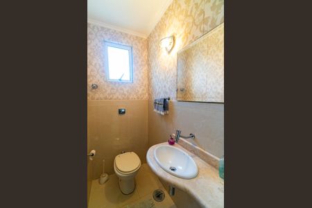Casa à venda com 450m², 4 quartos e 2 vagas Casa à venda com 450m², 4 quartos e 2 vagasSalão - Lavabo