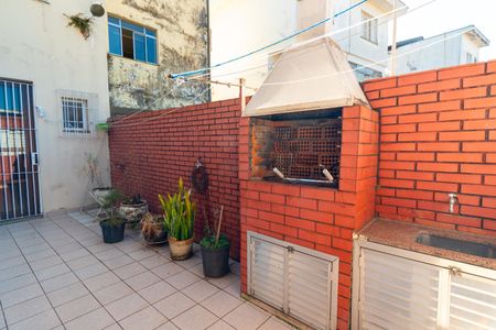 Casa à venda com 450m², 4 quartos e 2 vagas Casa à venda com 450m², 4 quartos e 2 vagasChurrasqueira