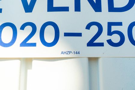 Casa à venda com 450m², 4 quartos e 2 vagas Casa à venda com 450m², 4 quartos e 2 vagasAHZP-144